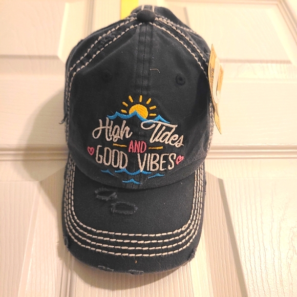 Baseball Cap - Picture 1 of 5